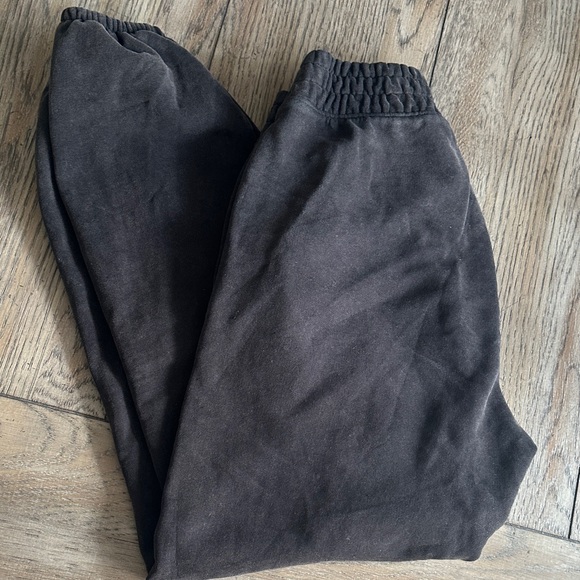 Aerie Charcoal Joggers - Picture 5 of 8